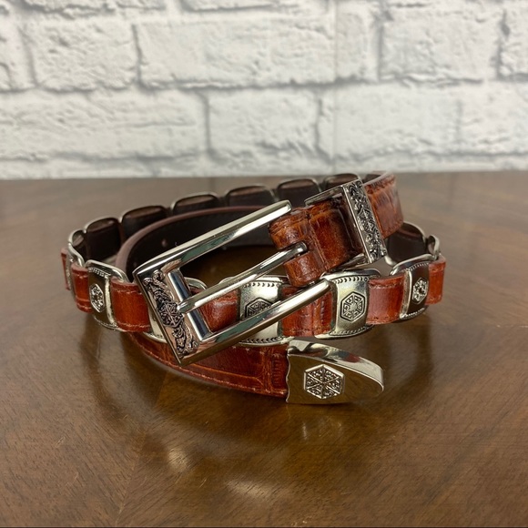 Accessories - Leather belt with metal accents